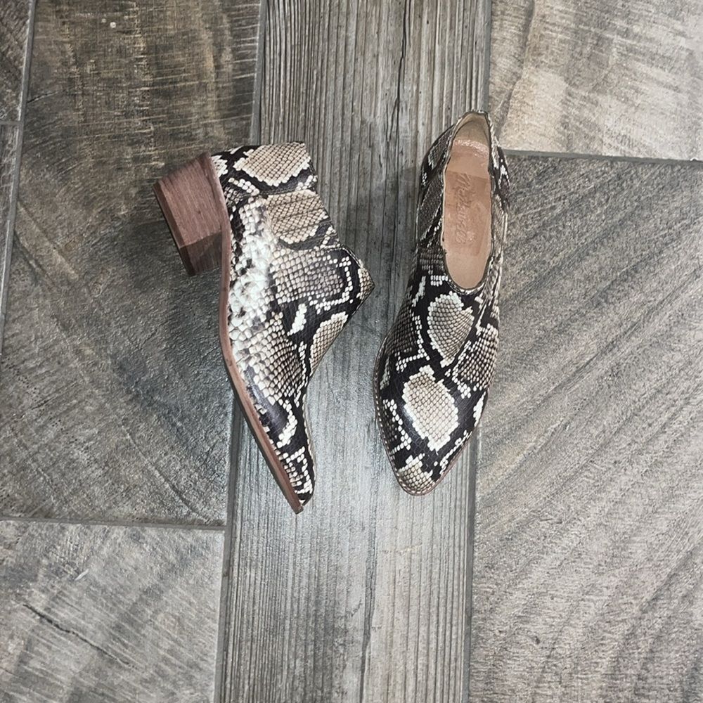 Madewell Brown leather Ankle  2”Boots Sleek Modern reptile Design